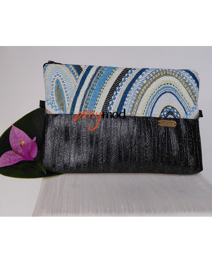 Black & Blue Printed Flat Clutch | MYMOD